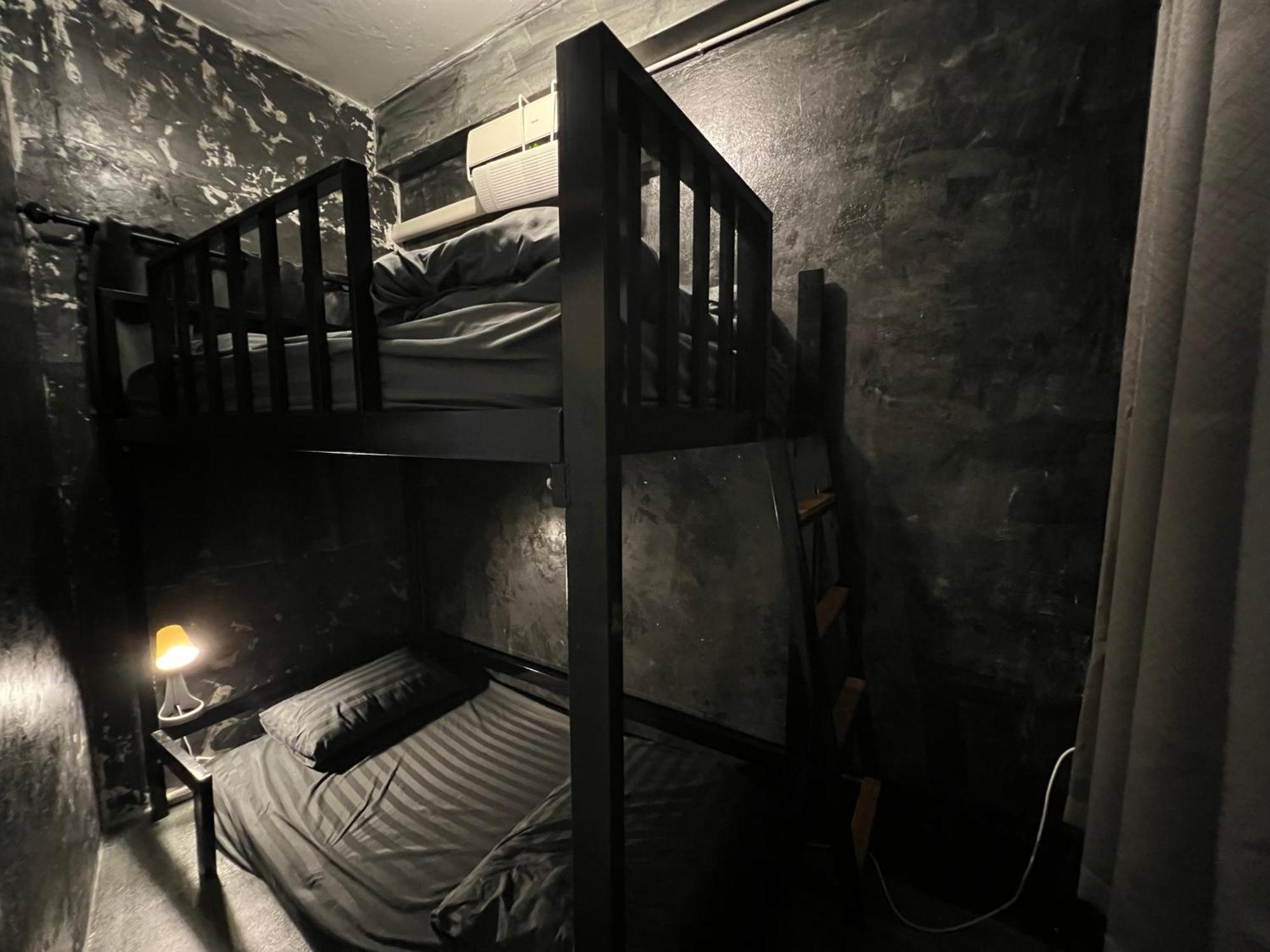 Stay Strays Hostel Bangkok Kültér fotó