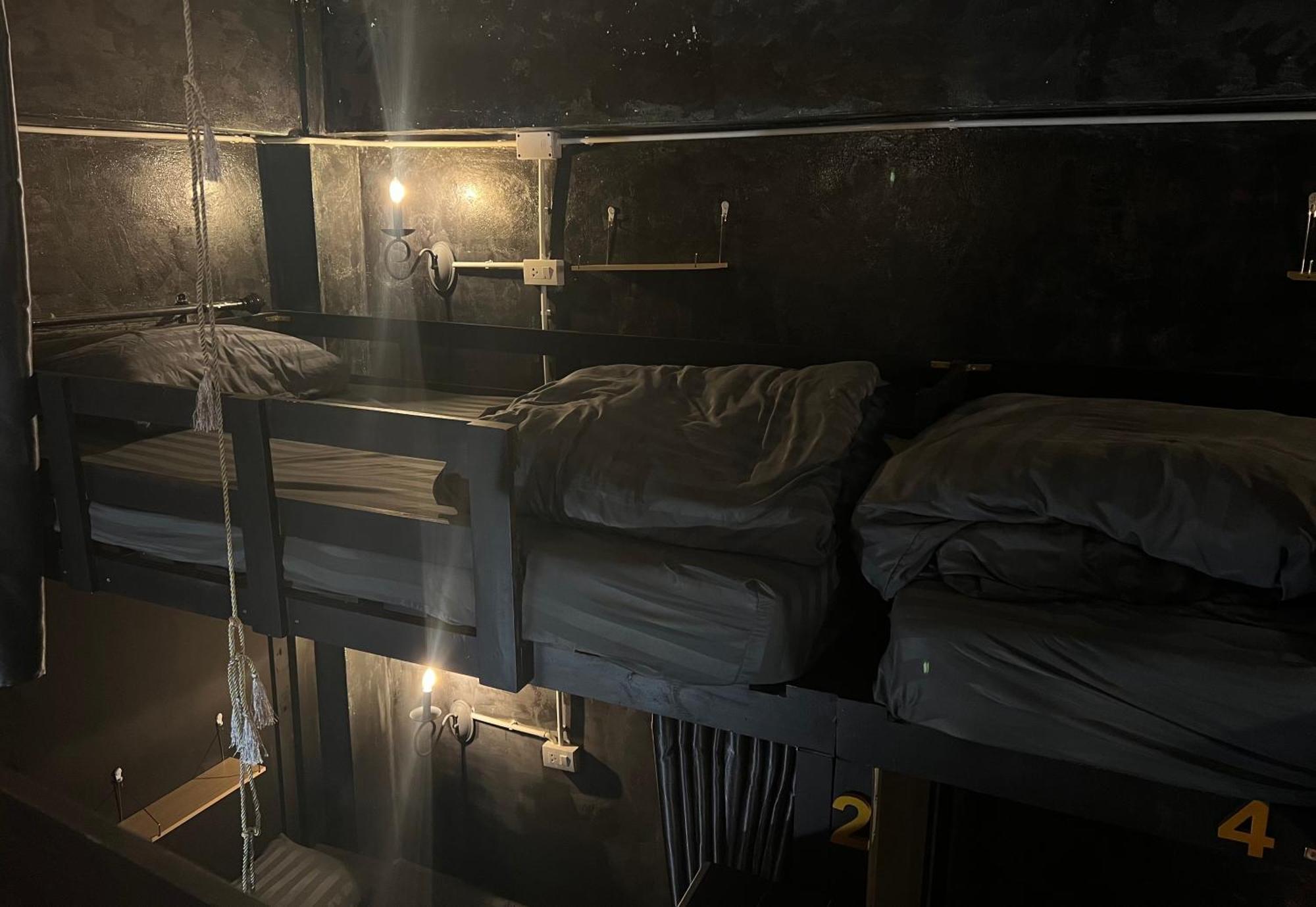 Stay Strays Hostel Bangkok Kültér fotó