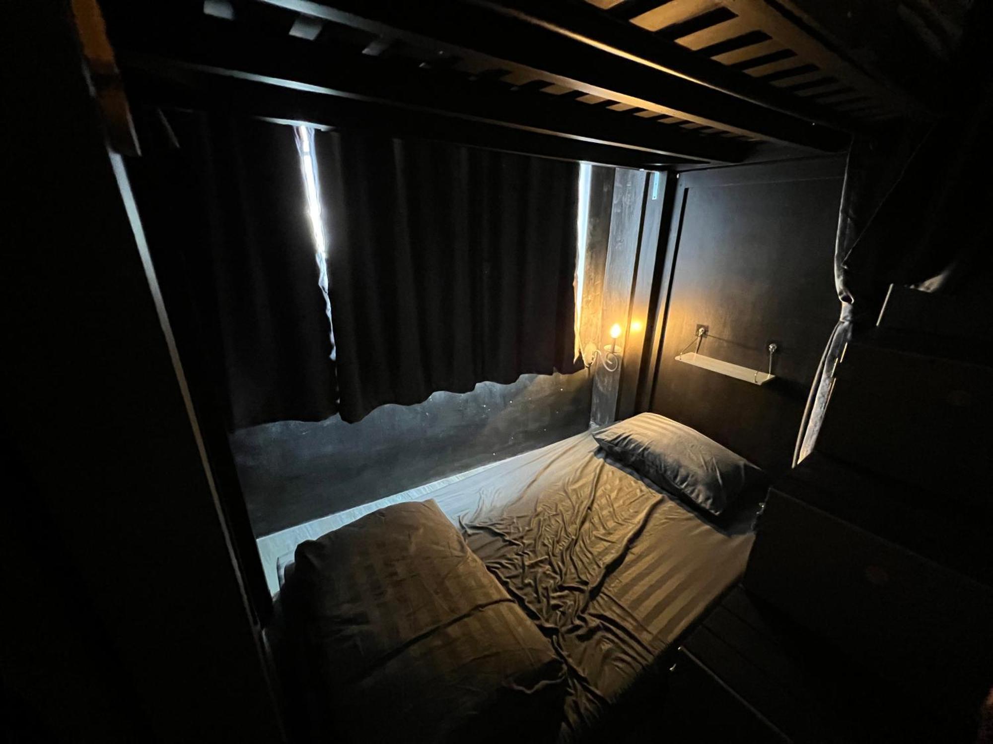 Stay Strays Hostel Bangkok Kültér fotó