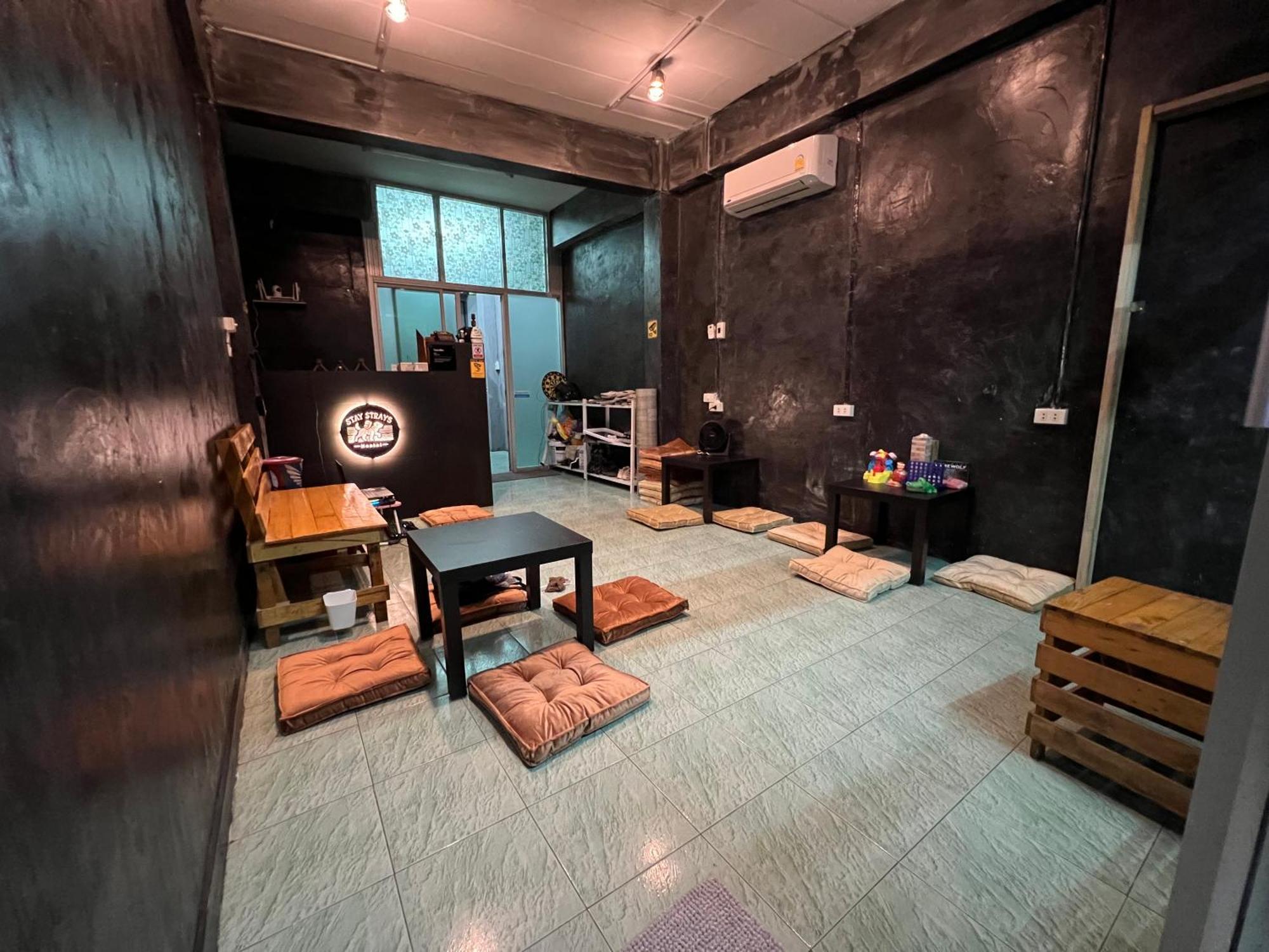 Stay Strays Hostel Bangkok Kültér fotó