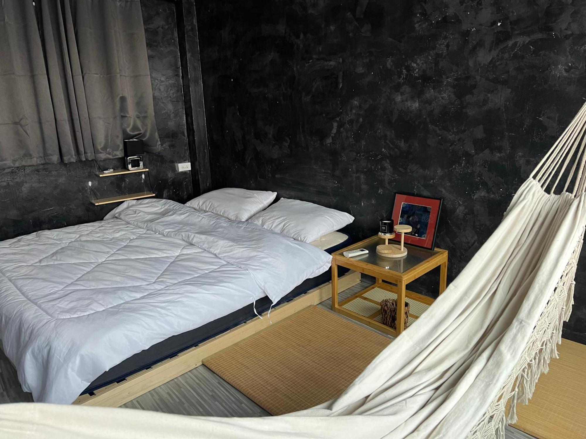 Stay Strays Hostel Bangkok Kültér fotó
