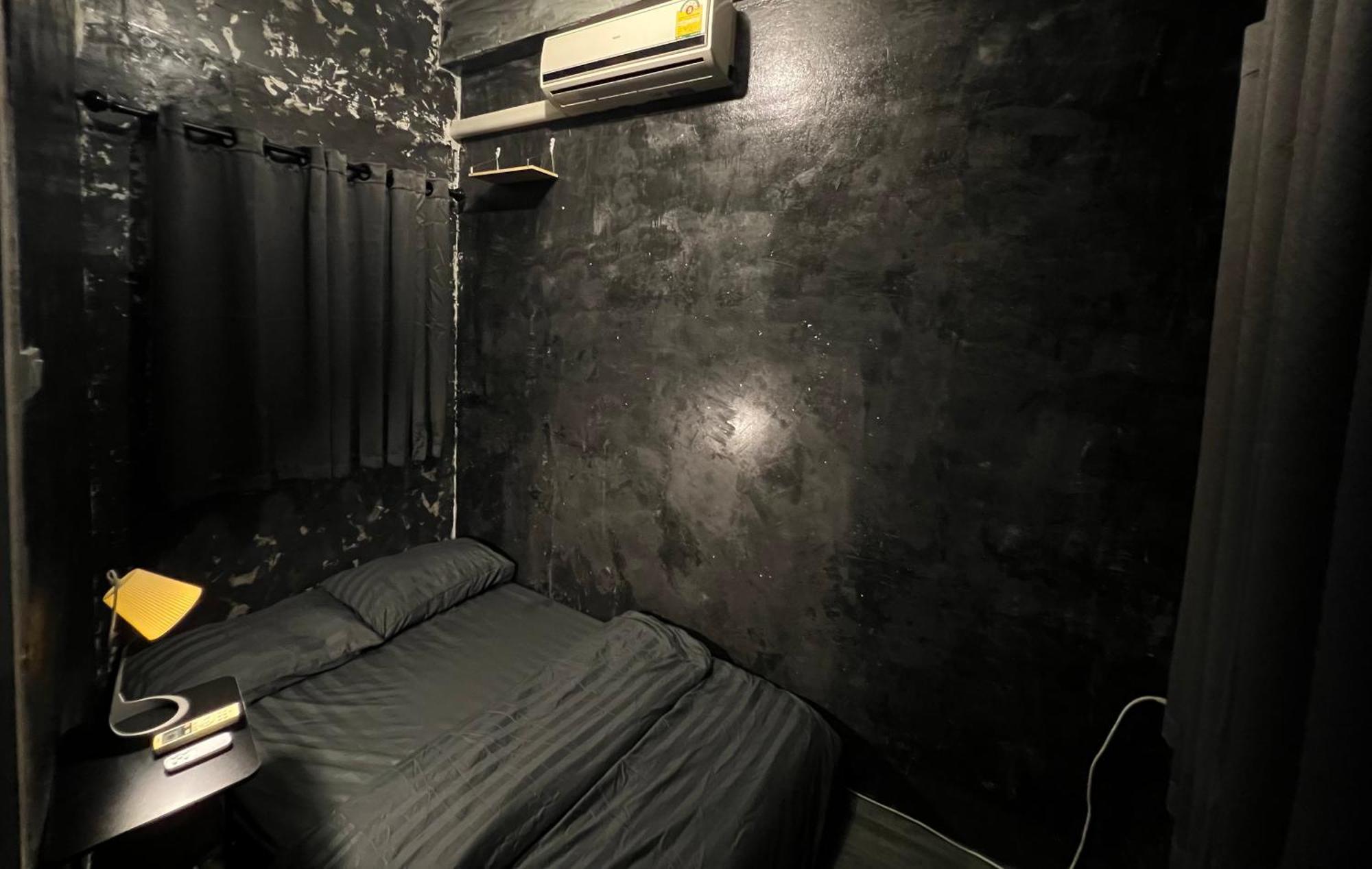 Stay Strays Hostel Bangkok Kültér fotó